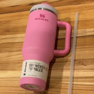 STANLEY - Tumbler with Handle and Straw 40 oz - in Color Peony